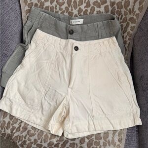 BNWOT 2 Pair - Everlane Women's Cream and Green Cargo Shorts Size